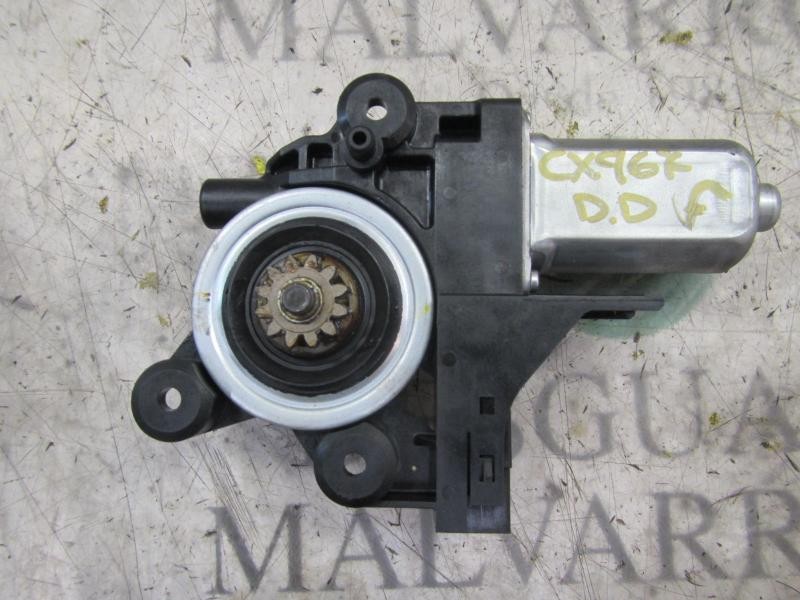 Recambio de motor elevalunas delantero derecho para volvo xc70 2.4 diesel cat referencia OEM IAM 30699646  