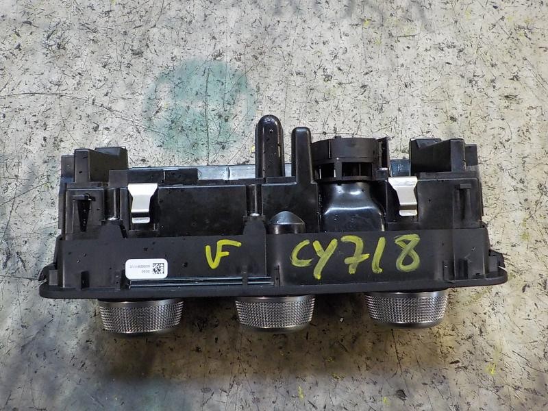 Recambio de mando calefaccion / aire acondicionado para audi a1 sportback (8xf) attraction referencia OEM IAM 8XA8200436PS 8XA82