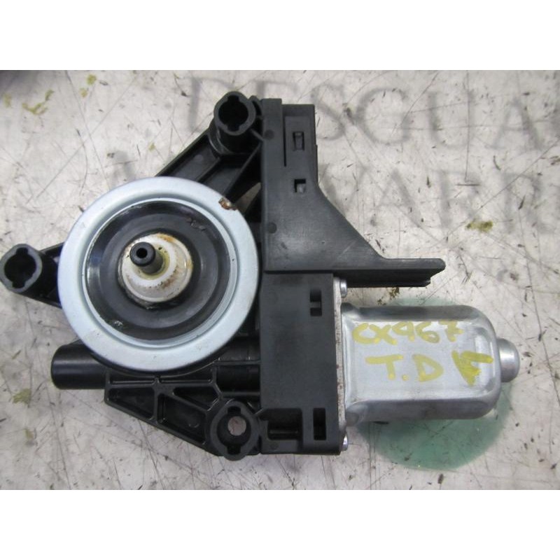 Recambio de motor elevalunas trasero derecho para volvo xc70 2.4 diesel cat referencia OEM IAM 31253063  