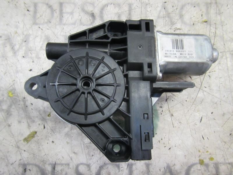 Recambio de motor elevalunas trasero derecho para volvo xc70 2.4 diesel cat referencia OEM IAM 31253063  