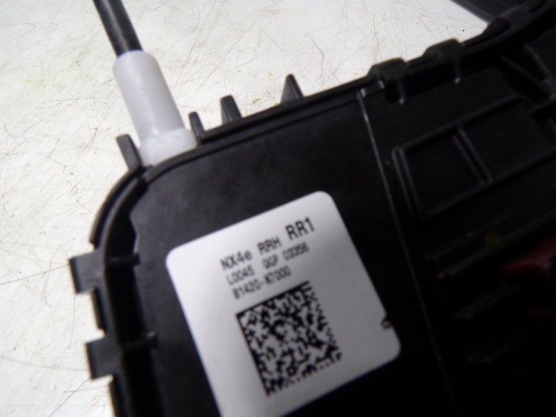 Recambio de cerradura puerta trasera derecha para hyundai tucson 1.6 crdi referencia OEM IAM  81420N7000 