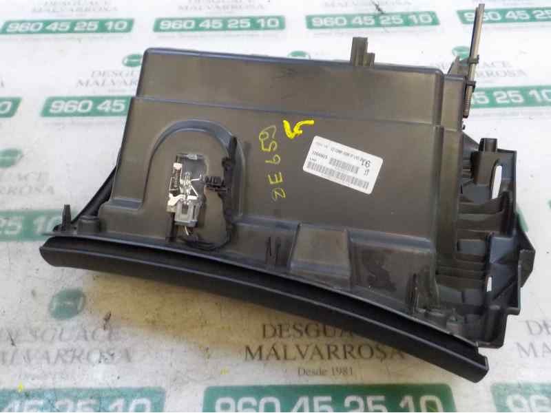 Recambio de guantera para opel insignia berlina 1.6 cdti dpf referencia OEM IAM 22875862  