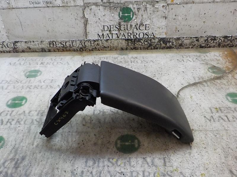 Recambio de apoyabrazos central para volvo xc70 2.4 diesel cat referencia OEM IAM 39804775  