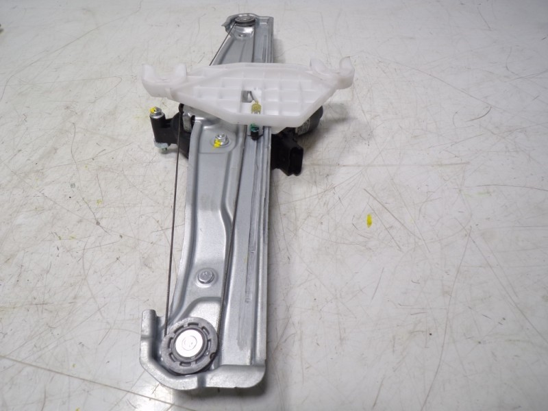 Recambio de elevalunas delantero izquierdo para hyundai tucson 1.6 crdi referencia OEM IAM  82450N7010 