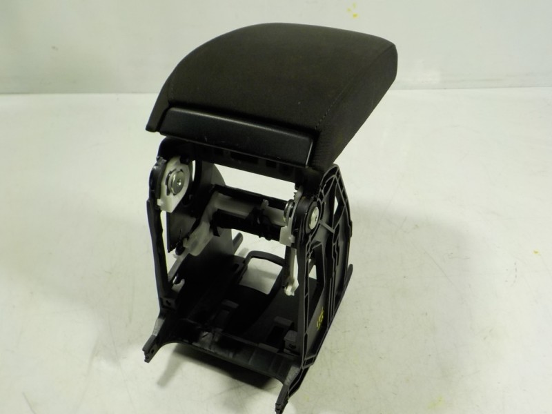 Recambio de apoyabrazos central para skoda octavia combi (5e5) 1.6 tdi dpf referencia OEM IAM 5E0864207EPI8  