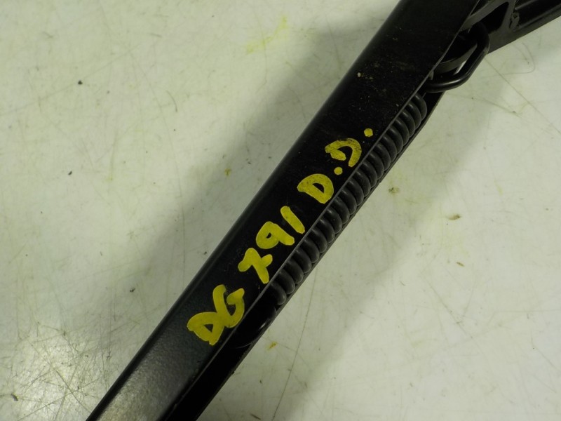 Recambio de brazo limpia delantero derecho para skoda octavia combi (5e5) 1.6 tdi dpf referencia OEM IAM 5E1955410  