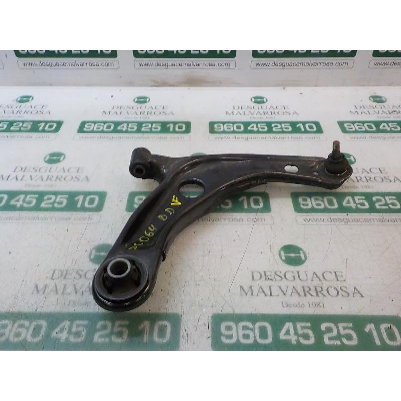 Recambio de brazo suspension inferior delantero derecho para toyota yaris referencia OEM IAM 4806809150  