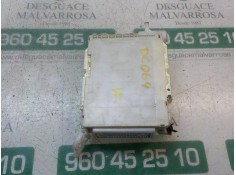 Recambio de caja reles / fusibles para toyota yaris referencia OEM IAM 8273052K40 892210D870  2