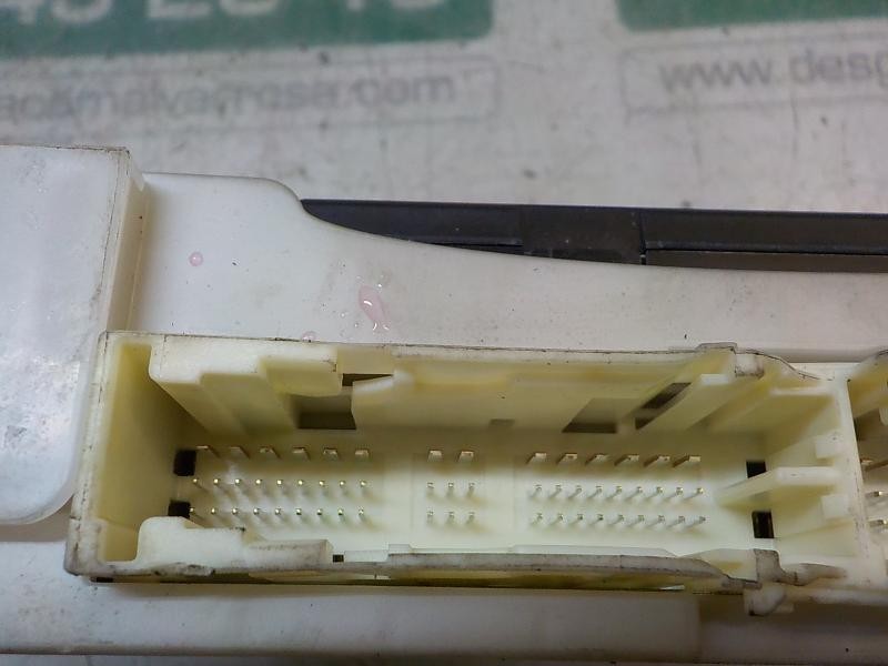 Recambio de caja reles / fusibles para toyota yaris referencia OEM IAM 8273052K40 892210D870 