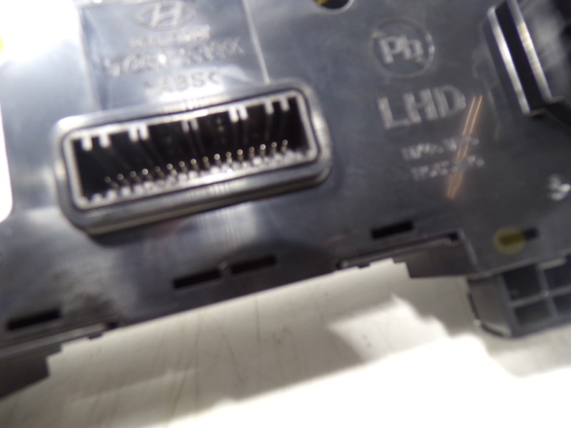 Recambio de mando calefaccion / aire acondicionado para hyundai tucson 1.6 crdi referencia OEM IAM  97250N7020 