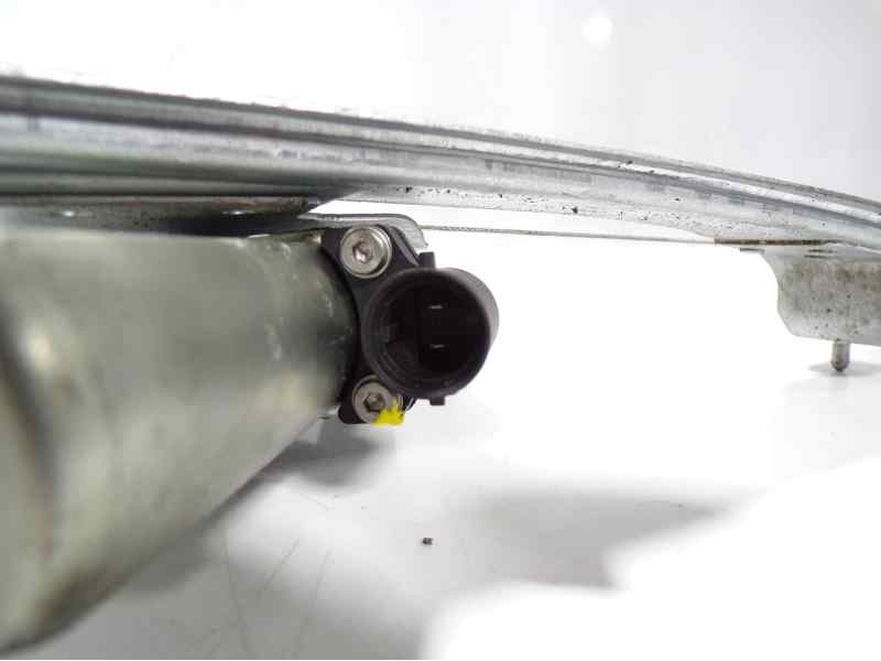 Recambio de elevalunas delantero derecho para dacia sandero stepway referencia OEM IAM 8200733828  