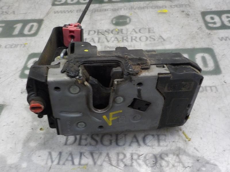 Recambio de cerradura puerta trasera derecha para opel zafira b 1.9 cdti referencia OEM IAM   