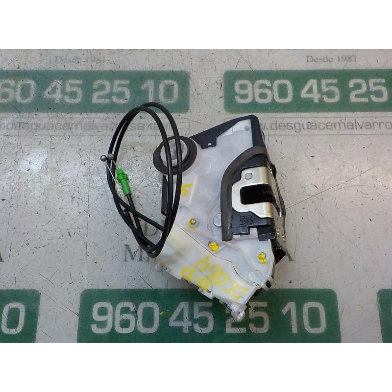 Recambio de cerradura puerta delantera derecha para toyota yaris referencia OEM IAM 690300D540  