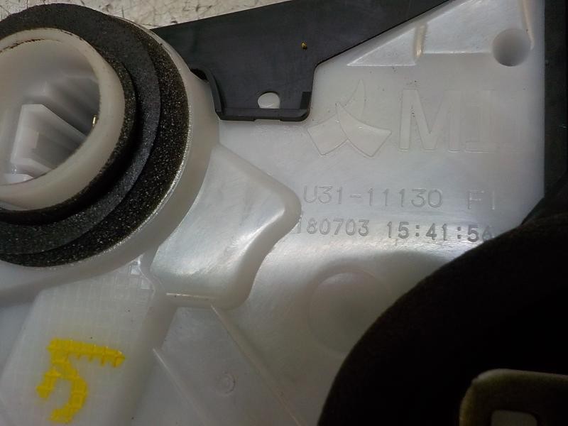 Recambio de cerradura puerta delantera derecha para toyota yaris referencia OEM IAM 690300D540  