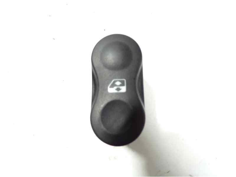Recambio de mando elevalunas delantero izquierdo para dacia sandero stepway referencia OEM IAM 8200602227  