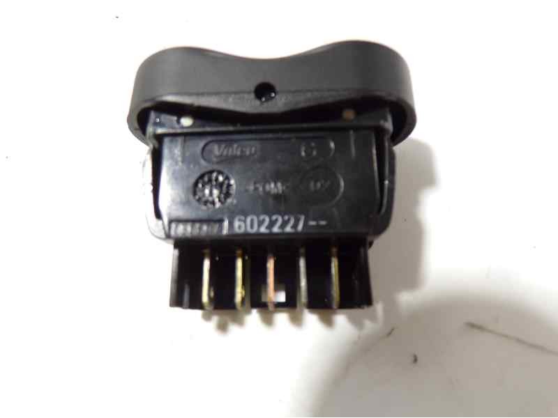 Recambio de mando elevalunas delantero izquierdo para dacia sandero stepway referencia OEM IAM 8200602227  