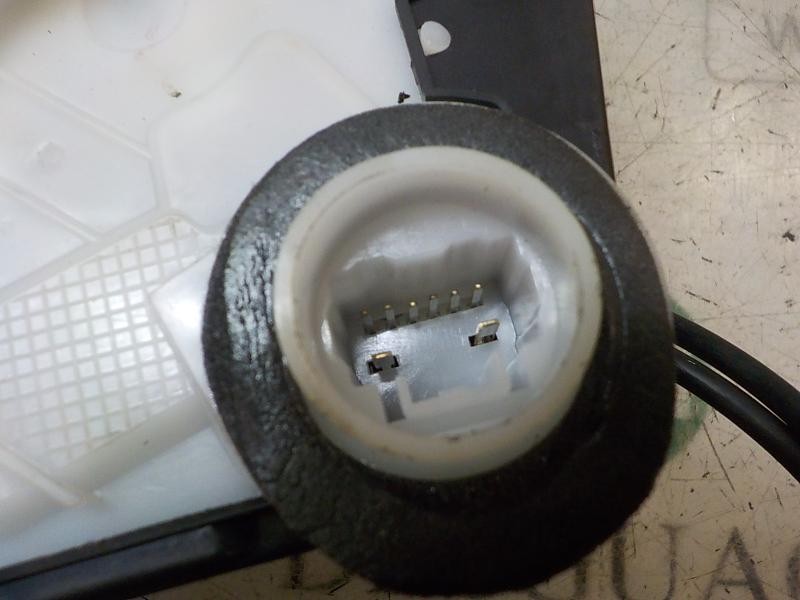 Recambio de cerradura puerta delantera izquierda para toyota yaris referencia OEM IAM 690400D520  