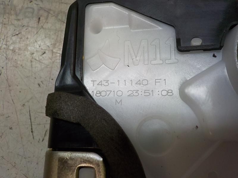 Recambio de cerradura puerta delantera izquierda para toyota yaris referencia OEM IAM 690400D520  