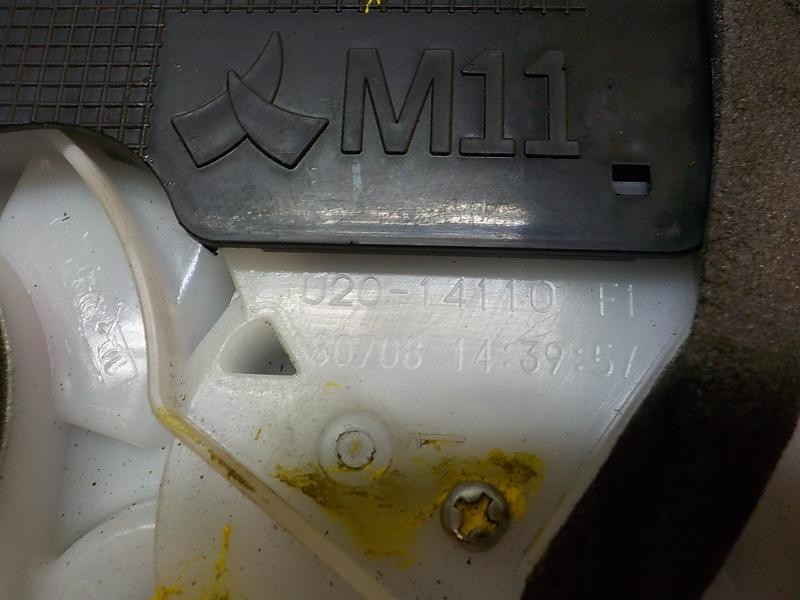 Recambio de cerradura puerta trasera derecha para toyota yaris referencia OEM IAM 690500D310  