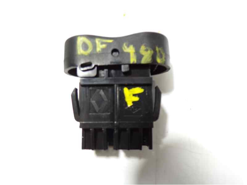 Recambio de modulo electronico para dacia sandero stepway referencia OEM IAM 8200710682  