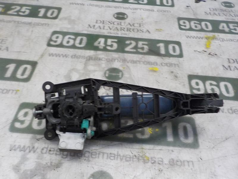 Recambio de maneta exterior delantera derecha para opel zafira b 1.9 cdti referencia OEM IAM   