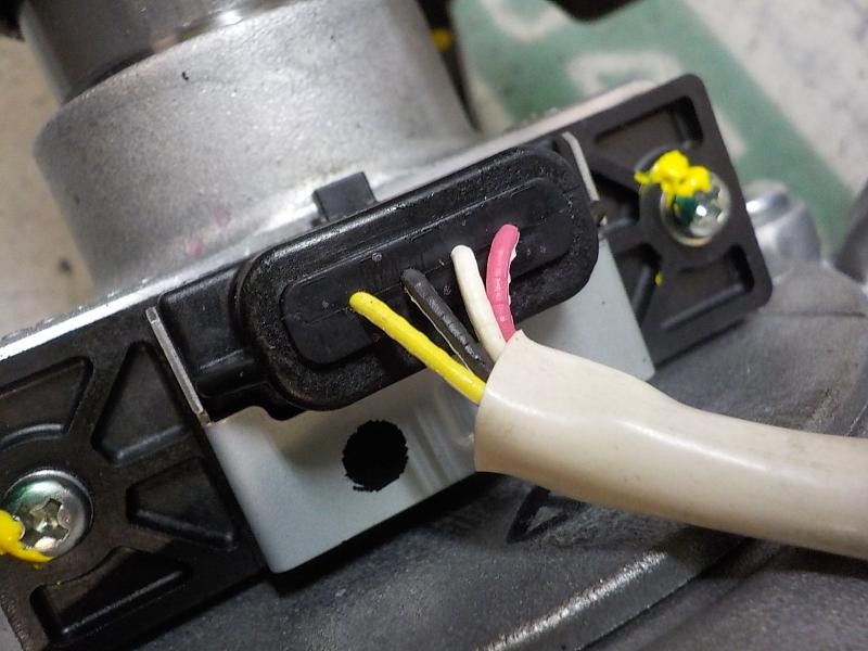 Recambio de columna direccion para toyota yaris referencia OEM IAM 4520A0D061 452500D194 