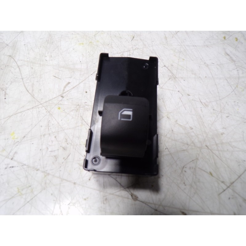 Recambio de mando elevalunas trasero izquierdo para hyundai tucson 1.6 crdi referencia OEM IAM  93581AB0004X 