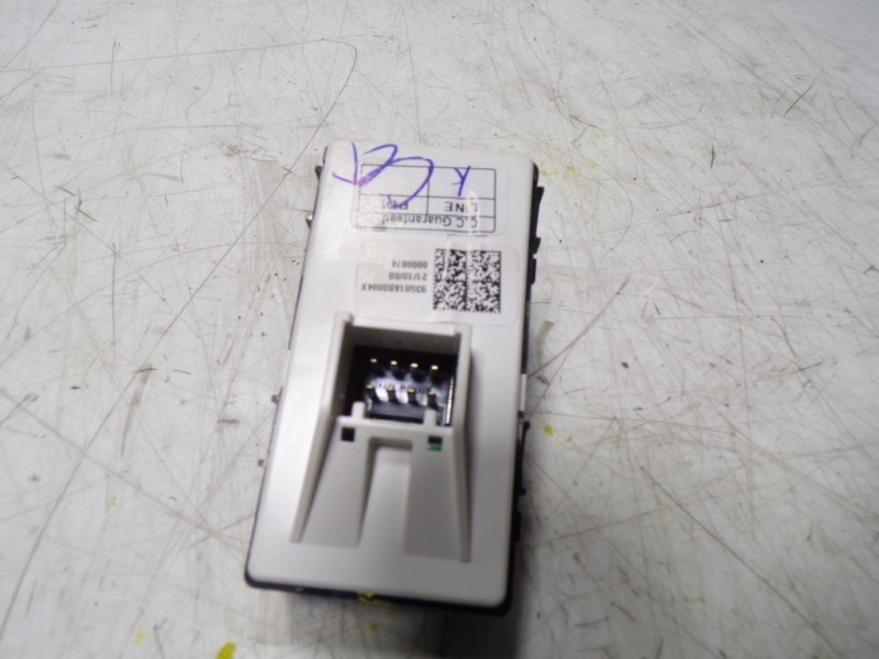 Recambio de mando elevalunas trasero izquierdo para hyundai tucson 1.6 crdi referencia OEM IAM  93581AB0004X 