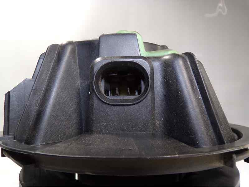 Recambio de motor calefaccion para dacia sandero stepway referencia OEM IAM 272106020R  