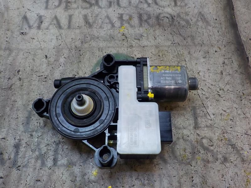 Recambio de motor elevalunas trasero izquierdo para seat leon st (5f8) 1.6 tdi referencia OEM IAM 5Q0959811ASE1  