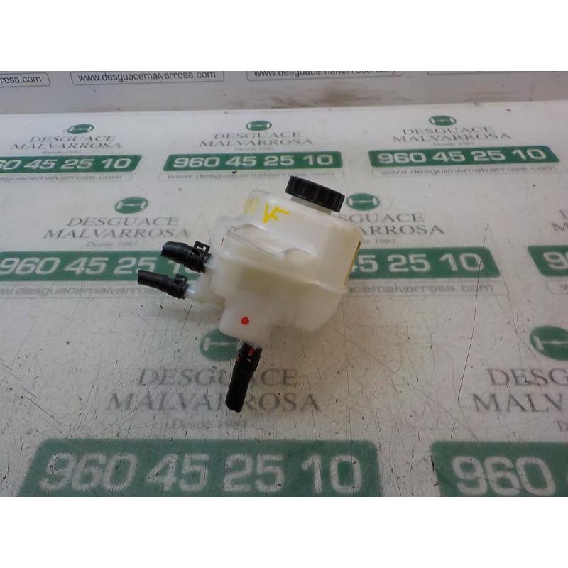 Recambio de deposito servo para toyota yaris referencia OEM IAM 472200D181  