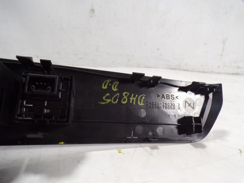 Recambio de mando elevalunas delantero derecho para lexus ux (za10) 250h e-four referencia OEM IAM 8481033140 7423176030 