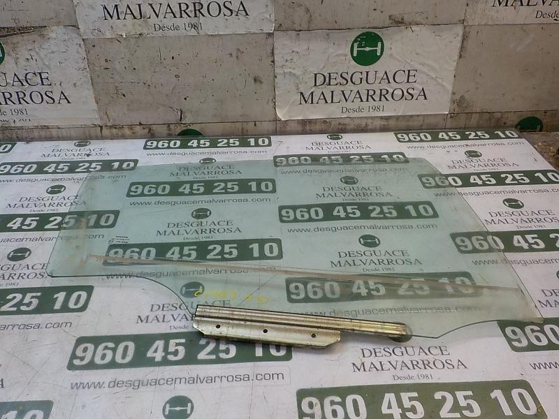 Recambio de cristal puerta trasero derecho para toyota yaris 1.4 turbodiesel cat referencia OEM IAM 681300D200  