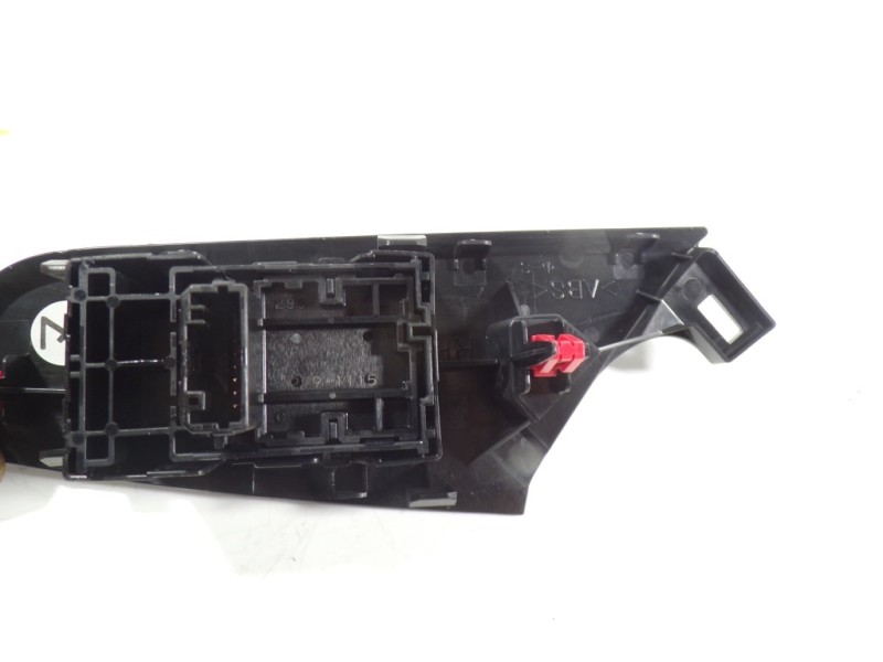 Recambio de mando elevalunas trasero derecho para lexus ux (za10) 250h e-four referencia OEM IAM 8481033140  