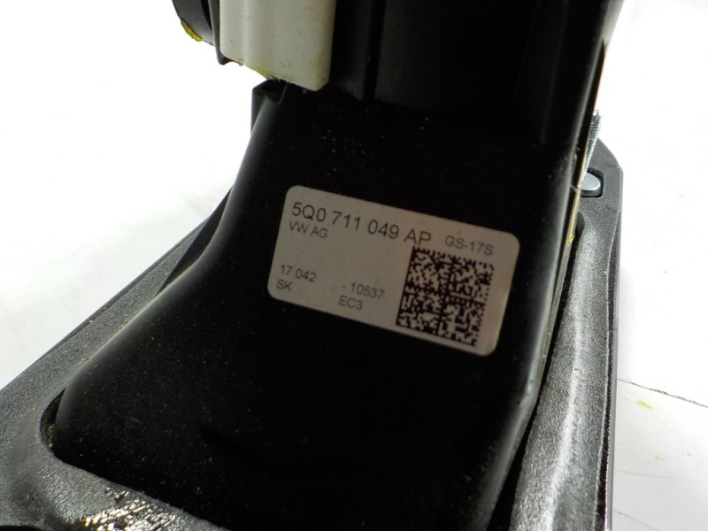 Recambio de palanca cambio para skoda octavia combi (5e5) 1.6 tdi dpf referencia OEM IAM 5Q0711049AP 5Q0711049AP 