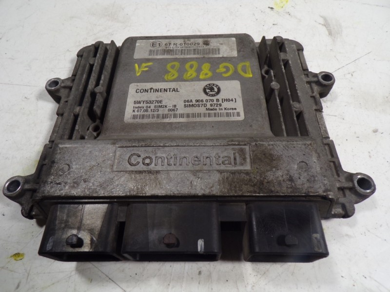 Recambio de centralita motor uce para skoda octavia berlina (1z3) collection referencia OEM IAM 06A906070B 06A906070B 5WY53270E