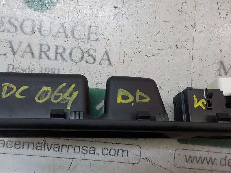 Recambio de mando elevalunas delantero derecho para toyota yaris referencia OEM IAM 848100D030  