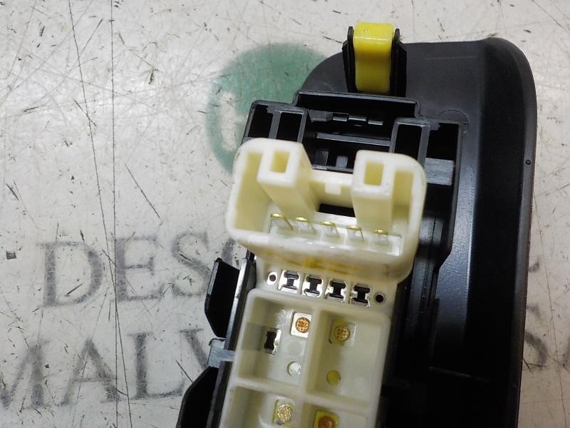 Recambio de mando elevalunas trasero derecho para toyota yaris referencia OEM IAM 848100D030  
