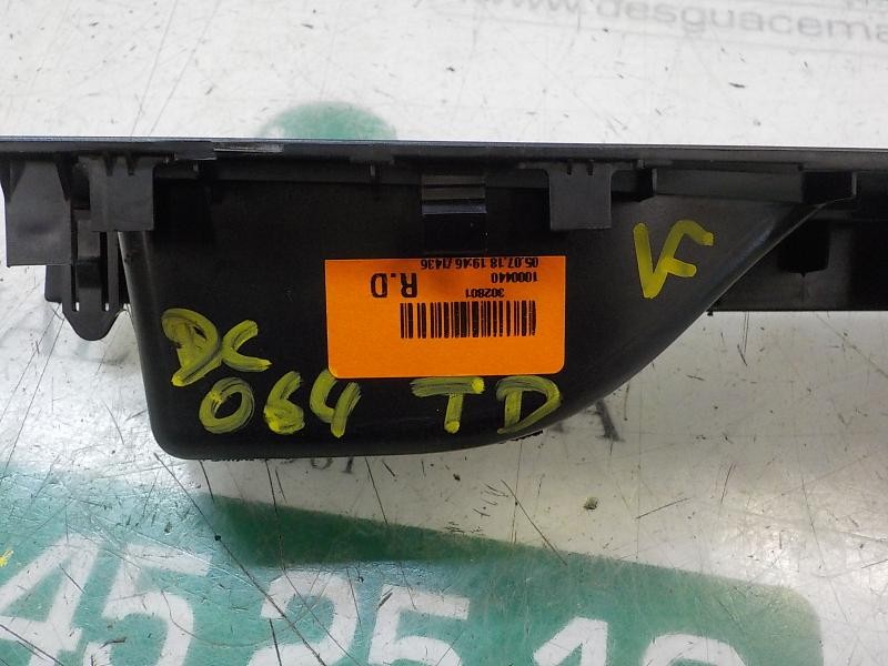 Recambio de mando elevalunas trasero derecho para toyota yaris referencia OEM IAM 848100D030  