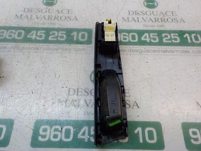 Recambio de mando elevalunas trasero izquierdo para toyota yaris referencia OEM IAM 848100D030  