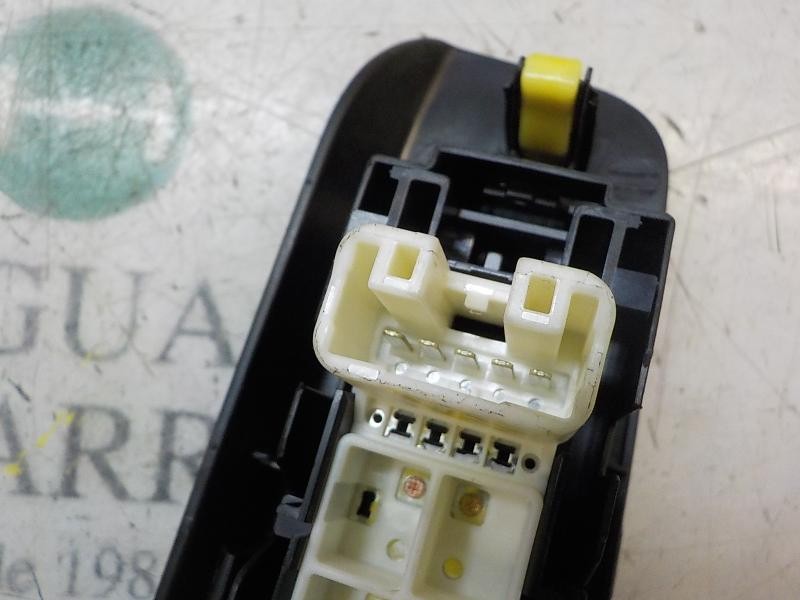 Recambio de mando elevalunas trasero izquierdo para toyota yaris referencia OEM IAM 848100D030  