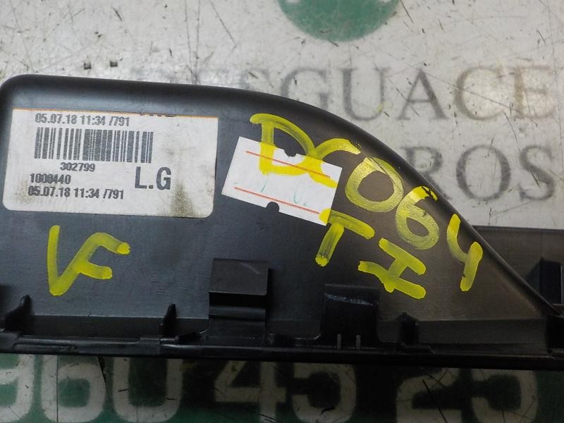 Recambio de mando elevalunas trasero izquierdo para toyota yaris referencia OEM IAM 848100D030  