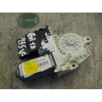 MOTOR ELEVALUNAS TRASERO DERECHO 