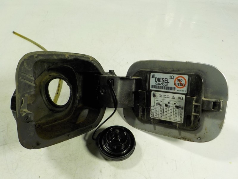 Recambio de tapa combustible para skoda octavia combi (5e5) 1.6 tdi dpf referencia OEM IAM 5E0809702B  