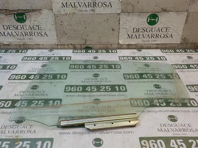 Recambio de cristal puerta trasero izquierdo para toyota yaris 1.4 turbodiesel cat referencia OEM IAM 681400D200  