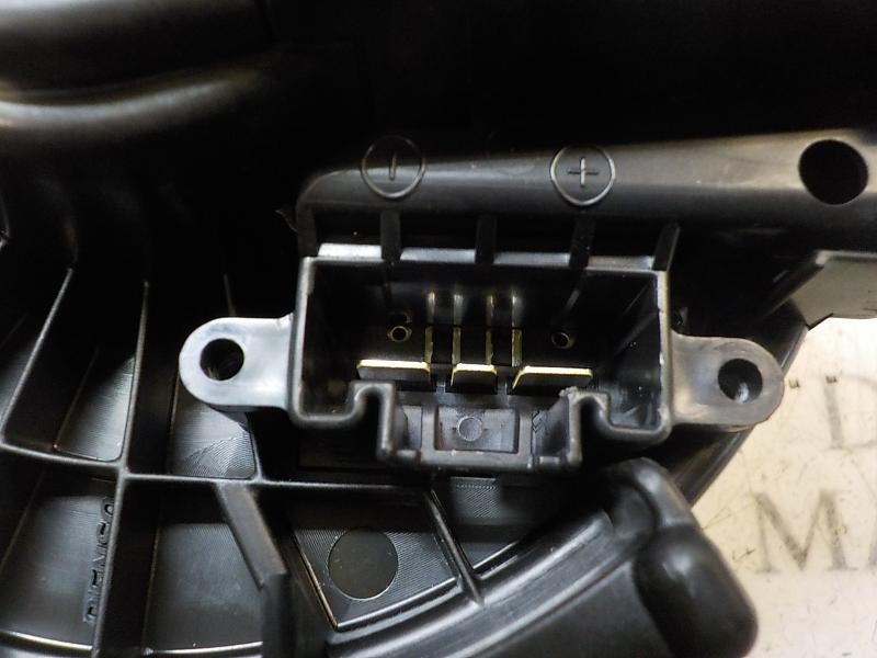 Recambio de motor calefaccion para toyota yaris referencia OEM IAM 871030D220  