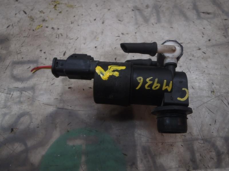 Recambio de bomba limpia para peugeot 208 1.2 12v vti referencia OEM IAM 643475  