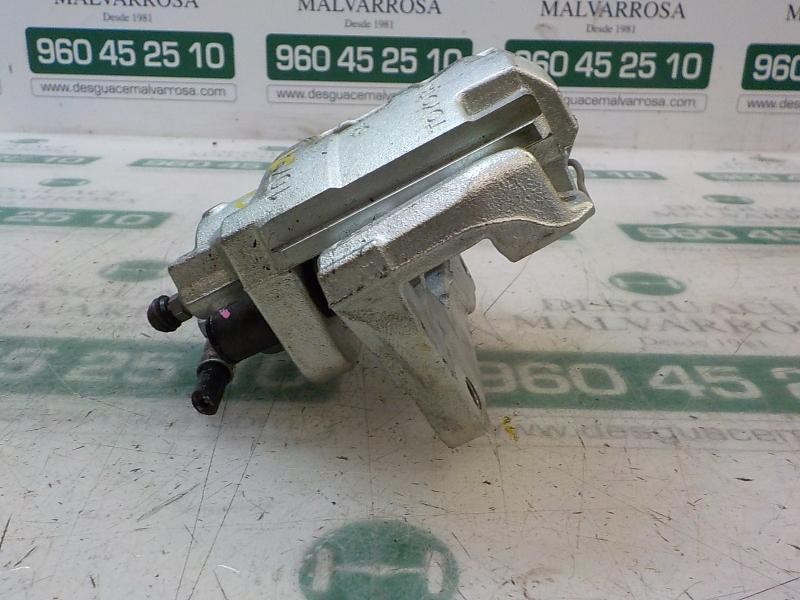 Recambio de pinza freno delantera derecha para toyota yaris referencia OEM IAM 477300D200  