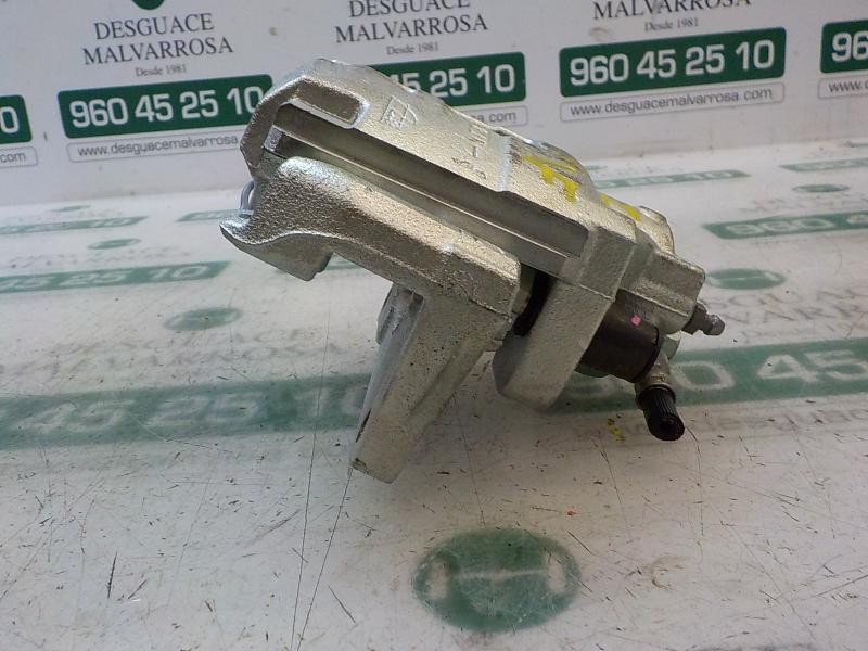 Recambio de pinza freno delantera izquierda para toyota yaris referencia OEM IAM 477500D200  