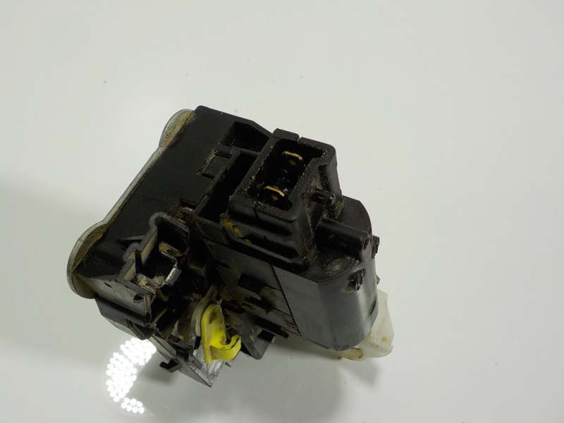 Recambio de cerradura puerta trasera izquierda para dacia lodgy 1.5 dci diesel fap cat referencia OEM IAM 825032860R  